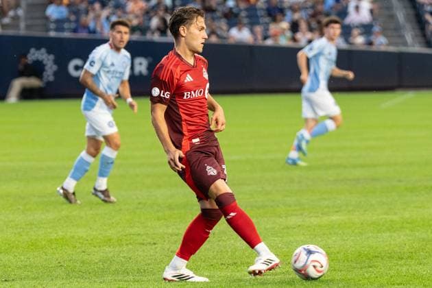 July 31, 2026, Bronx, New York, USA: Jackson Gilman (38) of Toronto FC passes the ball during Regular Season game between NYCFC and Toronto FC at Yankee stadium in New York, NY on July 31, 2026. Game ended in draw 1 - 1. Bronx USA - ZUMAr339 20260731_znp_r339_027 Copyright: xLevxRadinx