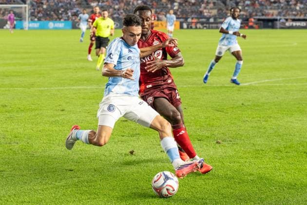 July 31, 2026, Bronx, New York, USA: Agustin Ojeda (26) of NYCFC controls the ball during Regular Season game between NYCFC and Toronto FC at Yankee stadium in New York, NY on July 31, 2026. Game ended in draw 1 - 1. Bronx USA - ZUMAr339 20260731_znp_r339_048 Copyright: xLevxRadinx