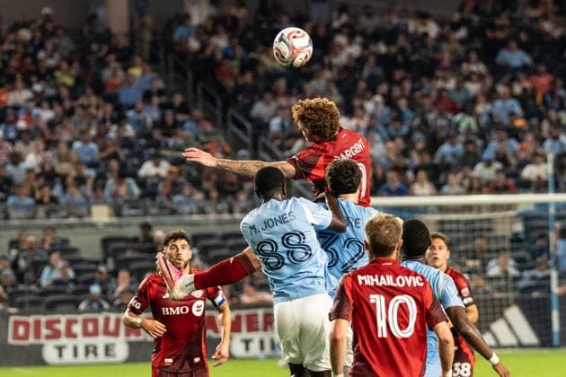 July 31, 2026, Bronx, New York, USA: Malachi Jones (88) of NYCFC, Jonathan Shore (32) of NYCFC and Djordje Mihailovic (10) of Toronto FC fight for air ball during Regular Season game between NYCFC and Toronto FC at Yankee stadium in New York, NY on July 31, 2026. Game ended in draw 1 - 1. Bronx USA - ZUMAr339 20260731_znp_r339_068 Copyright: xLevxRadinx