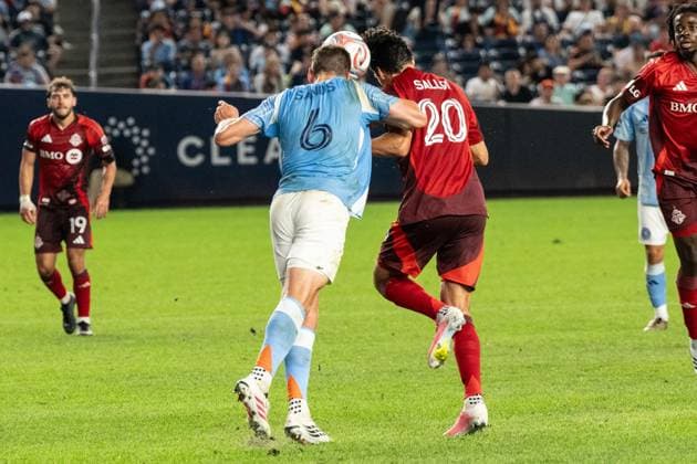 July 31, 2026, Bronx, New York, USA: James Sands (6) of NYCFC controls the air ball during Regular Season game between NYCFC and Toronto FC at Yankee stadium in New York, NY on July 31, 2026. Game ended in draw 1 - 1. Bronx USA - ZUMAr339 20260731_znp_r339_072 Copyright: xLevxRadinx