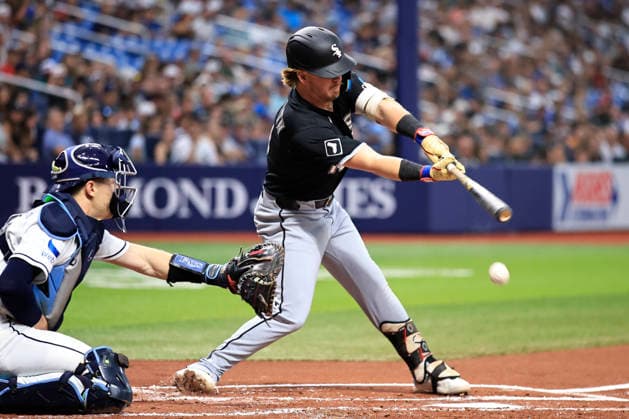 July 31, 2026, St. Petersburg, Florida, USA: Chicago White Sox second baseman Chase Meidroth (10) grounds out to Tampa Bay Rays pitcher Nick Martinez (28) during an MLB, Baseball Herren, USA game on July 31, 2026 at Tropicana Field. The White Sox beat the Rays 6-1. St. Petersburg USA - ZUMAh180 20260731_zsp_h180_017 Copyright: xKimxHukarix