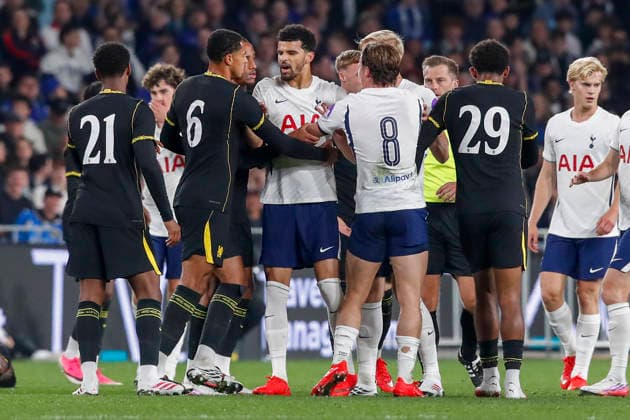 SOCCER CHELSEA TOTTENHAM, Tempers flare after Tottenham s Conor Gallagher tackles Chelsea s Dario Essugo. during the Sydney Super Cup match between Chelsea FC and the Tottenham Hotspur at Accor Stadium in Sydney, Saturday, August 1, 2026. ( NO ARCHIVING, EDITORIAL USE ONLY SYDNEY NEW SOUTH WALES AUSTRALIA  Copyright: xDAVIDxNEILSONx 20260801182531074688