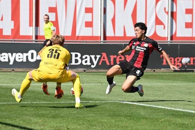 Ibrahim MAZA (LEV) gegen Torwart Felix WIENAND (RWE) Aktion, Zweikampf, Fussball 1. Bundesliga, Testspiel, testmatch, friendly match, Freundschaftsspiel, Bayer Leverkusen (LEV) - Rot Weiss Essen am 01.08.2026 in Leverkusen Deutschland. DFL regulations prohibit any use of photographs as image sequences and or quasi-video Â *** Ibrahim MAZA LEV vs. Goalkeeper Felix WIENAND RWE Action, Tackle, Soccer, Bundesliga 1, Friendly Match, Bayer Leverkusen (LEV) vs. Rot-Weiss Essen on August 1, 2026, in Leverkusen, Germany. DFL regulations prohibit any use of photographs as image sequences and or quasi-video.