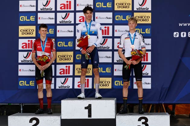 01.08.2026, Monteceneri, Monte Ceneri, 2026 UEC MTB European Championship, EM, Europameisterschaft XCO Men Junior s Final (cross country olympic), Michael Hettegger 4 (AUT) 2nd place and silver medal, Mathieu Ghibaudo 1 (FRA) 1st place, European Champion and gold medal and Elias Hückmann 7 (GER) 3rd place and bronze medal Monteceneri Monte Ceneri Ticino Switzerland *** August 1, 2026, Monteceneri, Monte Ceneri, 2026 UEC MTB European Championship XCO Men s Junior Final (Cross Country Olympic), Michael Hettegger 4 AUT, 2nd place and silver medal; Mathieu Ghibaudo 1 FRA, 1st place, European Champion, and gold medal; and Elias Hückmann 7 GER, 3rd place and bronze medal; Monteceneri, Monte Ceneri, Ticino, Switzerland Copyright: xJustPictures.ch FrancescoxMinghettix jp-en-FrMi-_NG_1196