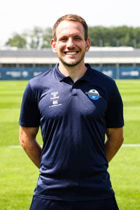 Rehatrainer Andreas Herbstreit, SC Paderborn - 1. Fussball Bundesliga Porträttermin 1. BL 2026 2027 offizieller Fototermin SC Paderborn im Trainings- und Nachwuchsleistungszentrum in Paderborn - Porträt, Portrait, Einzelbild, Deutschland, Fussball, Maenner, GER, 31.07.2026 *** Rehabilitation Coach Andreas Herbstreit, SC Paderborn 1, Bundesliga Soccer, Portrait Session, 2026–2027 Bundesliga Season, Official Photo Session for SC Paderborn at the Training and Youth Academy in Paderborn, Portrait, Individual Photo, Germany, Soccer, Men, GER, July 31, 2026 Christian Schroedter