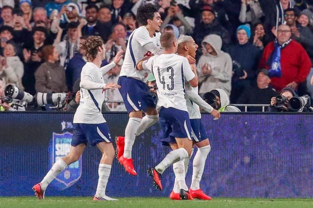 SOCCER CHELSEA TOTTENHAM, Tottenham s Richarlison celebrates with teammates after scoring during the Sydney Super Cup match between Chelsea FC and the Tottenham Hotspur at Accor Stadium in Sydney, Saturday, August 1, 2026. ( NO ARCHIVING, EDITORIAL USE ONLY SYDNEY NEW SOUTH WALES AUSTRALIA  Copyright: xDAVIDxNEILSONx 20260801168467592156