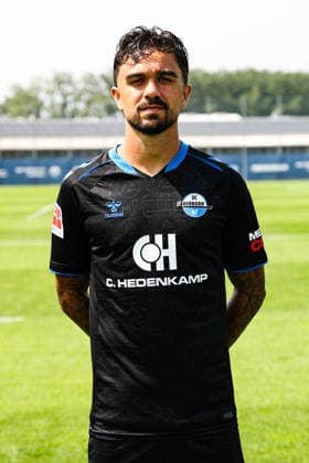 Oliver Batista Meier, SC Paderborn - 1. Fussball Bundesliga Porträttermin 1. BL 2026 2027 offizieller Fototermin SC Paderborn im Trainings- und Nachwuchsleistungszentrum in Paderborn - Porträt, Portrait, Einzelbild, Deutschland, Fussball, Maenner, GER, 31.07.2026 *** Oliver Batista Meier, SC Paderborn 1, Bundesliga Soccer, Portrait Session, 2026–2027 Season, Official Photo Session for SC Paderborn at the Training and Youth Development Center in Paderborn, Portrait, Individual Photo, Germany, Soccer, Men, GER, July 31, 2026 Christian Schroedter