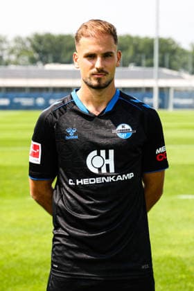 Luka Duric, SC Paderborn - 1. Fussball Bundesliga Porträttermin 1. BL 2026 2027 offizieller Fototermin SC Paderborn im Trainings- und Nachwuchsleistungszentrum in Paderborn - Porträt, Portrait, Einzelbild, Deutschland, Fussball, Maenner, GER, 31.07.2026 *** Luka Duric, SC Paderborn 1, Bundesliga Soccer, Portrait Session, Bundesliga 2026–2027, Official Photo Session for SC Paderborn at the Training and Youth Development Center in Paderborn, Portrait, Individual Photo, Germany, Soccer, Men, GER, July 31, 2026 Christian Schroedter