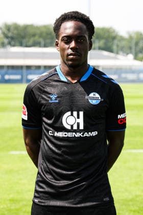 Kennedy Okpala, SC Paderborn - 1. Fussball Bundesliga Porträttermin 1. BL 2026 2027 offizieller Fototermin SC Paderborn im Trainings- und Nachwuchsleistungszentrum in Paderborn - Porträt, Portrait, Einzelbild, Deutschland, Fussball, Maenner, GER, 31.07.2026 *** Kennedy Okpala, SC Paderborn 1 Soccer Bundesliga Portrait Session 1 BL 2026–2027 Official Photo Session for SC Paderborn at the Training and Youth Development Center in Paderborn Portrait, Individual Photo, Germany, Soccer, Men, GER, July 31, 2026 Christian Schroedter