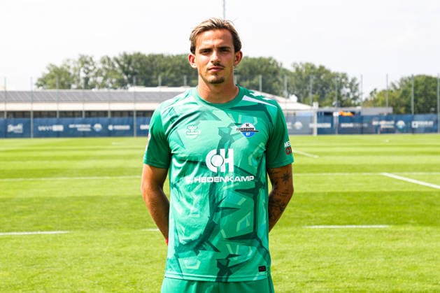 Torwart Nahuel Noll, SC Paderborn - 1. Fussball Bundesliga Porträttermin 1. BL 2026 2027 offizieller Fototermin SC Paderborn im Trainings- und Nachwuchsleistungszentrum in Paderborn - Porträt, Portrait, Einzelbild, Deutschland, Fussball, Maenner, GER, 31.07.2026 *** Goalkeeper Nahuel Noll, SC Paderborn 1, Bundesliga, portrait session, 2026–2027 season, official photo shoot for SC Paderborn at the training and youth academy in Paderborn; portrait, individual photo, Germany, soccer, Men, GER, July 31, 2026 Christian Schroedter
