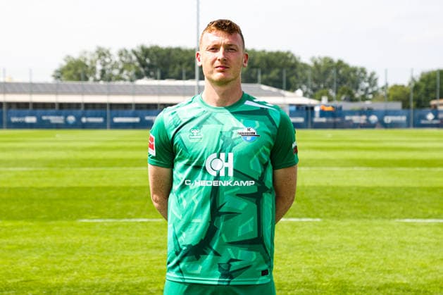 Torwart Markus Schubert, SC Paderborn - 1. Fussball Bundesliga Porträttermin 1. BL 2026 2027 offizieller Fototermin SC Paderborn im Trainings- und Nachwuchsleistungszentrum in Paderborn - Porträt, Portrait, Einzelbild, Deutschland, Fussball, Maenner, GER, 31.07.2026 *** Goalkeeper Markus Schubert, SC Paderborn 1, Bundesliga Soccer, Portrait Session, Bundesliga 1, 2026–2027, Official Photo Session for SC Paderborn at the Training and Youth Development Center in Paderborn, Portrait, Individual Photo, Germany, Soccer, Men, GER, July 31, 2026 Christian Schroedter