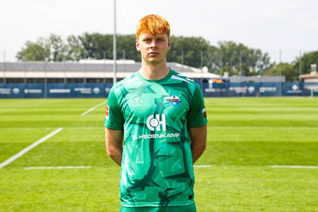 Torwart Florian Pruhs, SC Paderborn - 1. Fussball Bundesliga Porträttermin 1. BL 2026 2027 offizieller Fototermin SC Paderborn im Trainings- und Nachwuchsleistungszentrum in Paderborn - Porträt, Portrait, Einzelbild, Deutschland, Fussball, Maenner, GER, 31.07.2026 *** Goalkeeper Florian Pruhs, SC Paderborn 1, Bundesliga Soccer, Portrait Session, Bundesliga 2026–2027, Official Photo Session for SC Paderborn at the Training and Youth Development Center in Paderborn, Portrait, Individual Photo, Germany, Soccer, Men, GER, July 31, 2026 Christian Schroedter