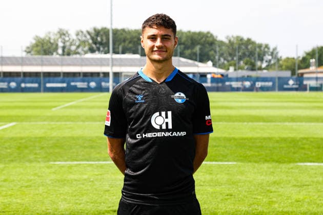 Stefano Marino, SC Paderborn - 1. Fussball Bundesliga Porträttermin 1. BL 2026 2027 offizieller Fototermin SC Paderborn im Trainings- und Nachwuchsleistungszentrum in Paderborn - Porträt, Portrait, Einzelbild, Deutschland, Fussball, Maenner, GER, 31.07.2026 *** Stefano Marino, SC Paderborn 1 Soccer Bundesliga Portrait Session 1 BL 2026–2027 Official Photo Session for SC Paderborn at the Training and Youth Development Center in Paderborn Portrait, Individual Photo, Germany, Soccer, Men, GER, July 31, 2026 Christian Schroedter