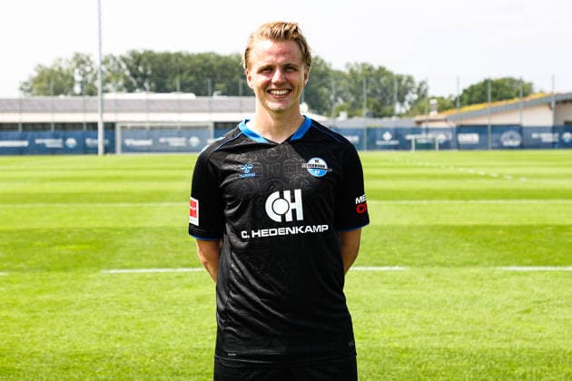 Felix Götze, SC Paderborn - 1. Fussball Bundesliga Porträttermin 1. BL 2026 2027 offizieller Fototermin SC Paderborn im Trainings- und Nachwuchsleistungszentrum in Paderborn - Porträt, Portrait, Einzelbild, Deutschland, Fussball, Maenner, GER, 31.07.2026 *** Felix Götze, SC Paderborn 1, Bundesliga, Portrait Session, 2026–2027 Season, Official Photo Session for SC Paderborn at the Training and Youth Academy in Paderborn, Portrait, Individual Photo, Germany, Soccer, Men, GER, July 31, 2026 Christian Schroedter