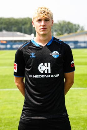 Lasse Eickel, SC Paderborn - 1. Fussball Bundesliga Porträttermin 1. BL 2026 2027 offizieller Fototermin SC Paderborn im Trainings- und Nachwuchsleistungszentrum in Paderborn - Porträt, Portrait, Einzelbild, Deutschland, Fussball, Maenner, GER, 31.07.2026 *** Lasse Eickel, SC Paderborn 1 Soccer Bundesliga Portrait Session 1 BL 2026–2027 Official Photo Session for SC Paderborn at the Training and Youth Development Center in Paderborn Portrait, Individual Photo, Germany, Soccer, Men, GER, July 31, 2026 Christian Schroedter