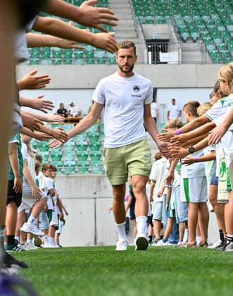 01.08.2026 - SpVgg Greuther Fürth Fuerth - Mannschaftsvorstellung Saisoneröffnung 2026 2027 - - xwoxzix - Dennis Srbeny (7, SpVgg Greuther Fürth ) *** August 1, 2026 SpVgg Greuther Fürth Fürth Team Presentation 2026–2027 Season Opener xwoxzix Dennis Srbeny 7, SpVgg Greuther Fürth