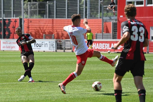 Aleix GARCIA (LEV) gegen Marvin OBUZ (RWE) Aktion, Zweikampf, Fussball 1. Bundesliga, Testspiel, testmatch, friendly match, Freundschaftsspiel, Bayer Leverkusen (LEV) - Rot Weiss Essen 3-0, am 01.08.2026 in Leverkusen Deutschland. DFL regulations prohibit any use of photographs as image sequences and or quasi-video Â *** Aleix GARCIA LEV vs. Marvin OBUZ RWE Action, Tackle, Soccer, Bundesliga 1, Friendly Match, Bayer Leverkusen LEV vs. Rot-Weiss Essen 3–0, on August 1, 2026, in Leverkusen, Germany. DFL regulations prohibit any use of photographs as image sequences and or quasi-video.