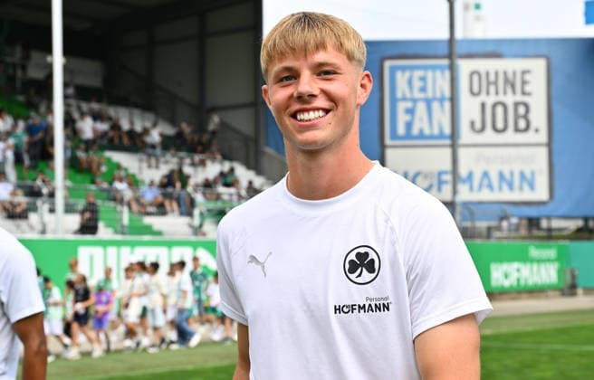 01.08.2026 - SpVgg Greuther Fürth Fuerth - Mannschaftsvorstellung Saisoneröffnung 2026 2027 - - xwoxzix - Florian Hellstern (1, SpVgg Greuther Fürth ) *** August 1, 2026 SpVgg Greuther Fürth Fürth Team Presentation 2026–2027 Season Opener xwoxzix Florian Hellstern 1, SpVgg Greuther Fürth