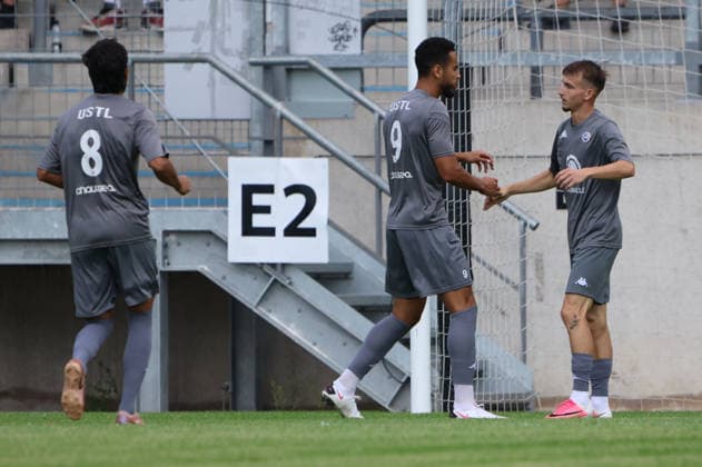 01.08.2026, Fussball, Herren, Testspiel, Saison 2026 2027, 1. FC Saarbrücken - US Thionville Lusitanos, Torjubel zum 0:1, Torschütze: Kylian Tubio (US Thionville Lusitanos) Saarbrücken Ludwigsparkstadion Saarland Deutschland (DEU) *** August 1, 2026, Soccer, Men s, Friendly Match, 2026–2027 Season, 1 FC Saarbrücken vs. US Thionville Lusitanos, Goal celebration for the 0–1, Goal scorer Kylian Tubio, US Thionville Lusitanos, Saarbrücken, Ludwigsparkstadion, Saarland, Germany, DEU Copyright: xSebastianxBachx