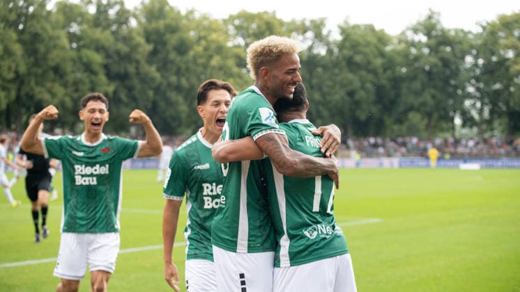 1. FC 1905 Schweinfurt vs. TSV 1860 Munich, Sachs-Stadion Football, Regionalliga Bayern 1. FC 1905 Schweinfurt vs. TSV 1860 Munich 1 Aug 2026 Sachs-Stadion , Schweinfurt, Germany Image: Jason Prodanovic (FC05) scoring the 1:0 in the 4th minute and celebrating with his teammates. DFL REGULATIONS PROHIBIT ANY USE OF PHOTOGRAPHS AS IMAGE SEQUENCES AND OR QUASI-VIDEO Copyright: xPresseFotoxEvansx