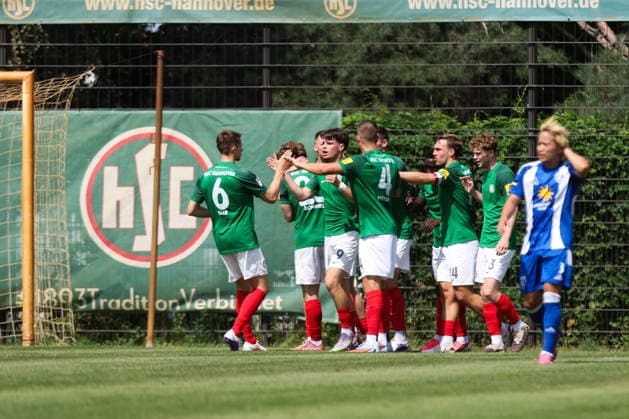 01.08.2026, Fussball, Herren, Regionalliga Nord, 1. Spieltag, HSC Hannover - BSV Kickers Emden Torjubel zum 1:1 durch Finn Hoffmann (9 HSC Hannover) *** August 1, 2026, Soccer, Men s, Regionalliga Nord, Matchday 1, HSC Hannover vs. BSV Kickers Emden: Celebration of the 1-1 goal by Finn Hoffmann 9, HSC Hannover