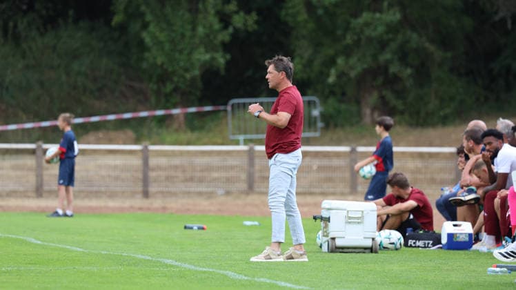 01.08.2026, xrekx, Fussball Testspiel, FC Metz - 1.FC Kaiserslautern v.l. Luc Holtz Trainer (FC Metz) (DFL DFB REGULATIONS PROHIBIT ANY USE OF PHOTOGRAPHS as IMAGE SEQUENCES and or QUASI-VIDEO) Metz *** August 1, 2026, xrekx, Soccer Friendly Match, FC Metz 1 FC Kaiserslautern v l Luc Holtz, Coach of FC Metz. DFL and DFB regulations prohibit any use of photographs as image sequences and or quasi-video. Metz