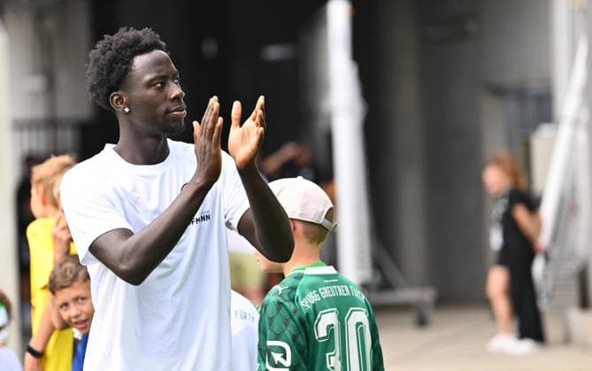 01.08.2026 - SpVgg Greuther Fürth Fuerth - Mannschaftsvorstellung Saisoneröffnung 2026 2027 - - xwoxzix - Omar Sillah (42, SpVgg Greuther Fürth ) *** August 1, 2026 SpVgg Greuther Fürth Fürth Team Presentation 2026–2027 Season Opener xwoxzix Omar Sillah 42, SpVgg Greuther Fürth