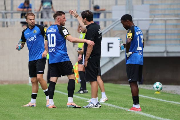 01.08.2026, Fussball, Herren, Testspiel, Saison 2026 2027, 1. FC Saarbrücken - US Thionville Lusitanos, Trainer Argirios Giannikis (1. FC Saarbrücken), Christian Kühlwetter (1. FC Saarbrücken), Niko Bretschneider (1. FC Saarbrücken), Abdenko Nankishi (1. FC Saarbrücken) Saarbrücken Ludwigsparkstadion Saarland Deutschland (DEU) *** August 1, 2026, Soccer, Men s, Friendly Match, 2026–2027 Season, 1 FC Saarbrücken vs. US Thionville Lusitanos, Coach Argirios Giannikis (1 FC Saarbrücken), Christian Kühlwetter 1 FC Saarbrücken, Niko Bretschneider 1 FC Saarbrücken, Abdenko Nankishi 1 FC Saarbrücken, Saarbrücken, Ludwigsparkstadion, Saarland, Germany, DEU Copyright: xSebastianxBachx