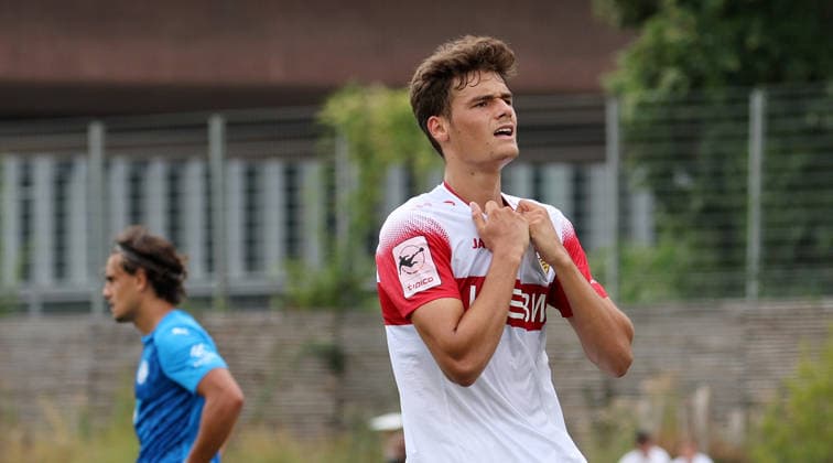 2026.08.01, Deutschland, Stuttgart, Fußball VfB Stuttgart II vs. FC Astoria Walldorf, Lauri Penna (VfB) enttäuscht *** August 1, 2026, Germany, Stuttgart, Soccer: VfB Stuttgart II vs. FC Astoria Walldorf; Lauri Penna: VfB Disappoints