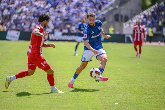 01.08.2026, Fussball, Saison 2026 2027, Testspiel, KSV Hessen Kassel - FC Schalke 04, Adil Aouchiche (FC Schalke 04) xRHR-FOTO YYx *** August 1, 2026, Soccer, 2026–2027 Season, Friendly Match, KSV Hessen Kassel vs. FC Schalke 04, Adil Aouchiche, FC Schalke 04 xRHR PHOTO YYx Copyright: KROEGER RHR-FOTOx RHR-FOTO YY
