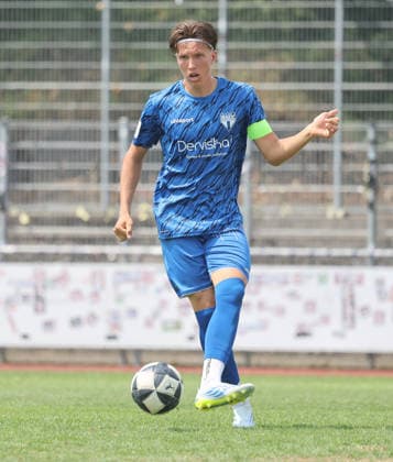 Freiberg , Fußball U19 DFB Pokal Junioren SGV Heilbronn-Freiberg vs. VfL Wolfsburg , Ferdinand von Linck ( SGV ) *** Freiberg, U19 Soccer, DFB Junior Cup: SGV Heilbronn Freiberg vs. VfL Wolfsburg, Ferdinand von Linck SGV
