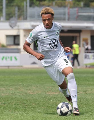 Freiberg , Fußball U19 DFB Pokal Junioren SGV Heilbronn-Freiberg vs. VfL Wolfsburg , Dinaylo Furtado Brito ( Wolfs ) *** Freiberg, U19 Soccer, DFB Junior Cup: SGV Heilbronn Freiberg vs. VfL Wolfsburg, Dinaylo Furtado Brito Wolfs