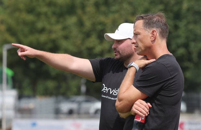 Freiberg , Fußball U19 DFB Pokal Junioren SGV Heilbronn-Freiberg vs. VfL Wolfsburg , von links: Ihsan BBasaran Ramon Gehrmann ( SGV ) *** Freiberg, U19 Soccer, DFB Junior Cup: SGV Heilbronn Freiberg vs. VfL Wolfsburg; from left: Ihsan BBasaran, Ramon Gehrmann, SGV