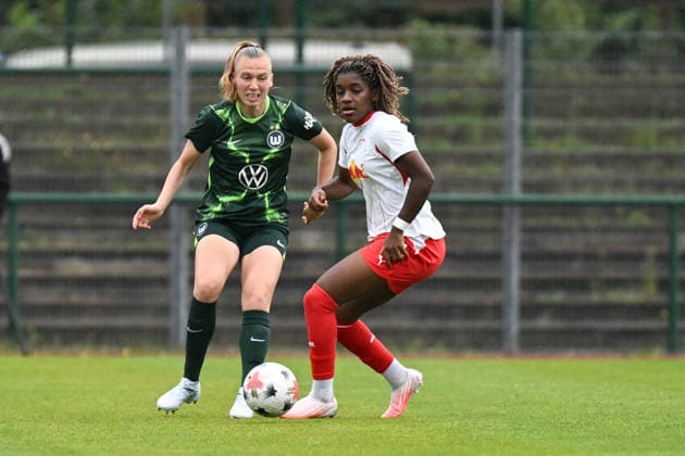 Fußball I Frauen I Saison 2026-2027 I Freundschaftsspiel I RB Leipzig - VfL Wolfsburg I 01.08.2026 Zweikampf Lieske Carleer (3, VfL Wolfsburg), Delice Boboy (17, Rasenballsport Leipzig) Markranstädt Rasenplatz, Stadion am Bad Großfeld, Am Stadtbad 30 Sachsen Deutschland *** Soccer I Women s I 2026–2027 Season I Friendly Match I RB Leipzig vs. VfL Wolfsburg I August 1, 2026, Tackle by Lieske Carleer 3, VfL Wolfsburg, Delice Boboy 17, Rasenballsport Leipzig Markranstädt Grass Field, Stadion am Bad Großfeld, Am Stadtbad 30, Saxony, Germany Copyright: xLobeca InesxHähnelx