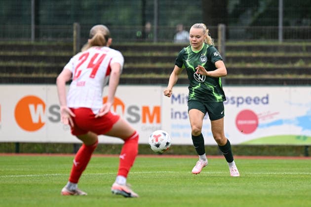 Fußball I Frauen I Saison 2026-2027 I Freundschaftsspiel I RB Leipzig - VfL Wolfsburg I 01.08.2026 Anny Kerim-Lindland (38, VfL Wolfsburg) spielt den Ball Freisteller, Nahaufnahme, Porträt, Portrait, Einzelfoto, Einzelbild, Körper Markranstädt Rasenplatz, Stadion am Bad Großfeld, Am Stadtbad 30 Sachsen Deutschland *** Soccer I Women s I 2026–2027 Season I Friendly Match I RB Leipzig vs. VfL Wolfsburg I August 1, 2026 Anny Kerim Lindland 38, VfL Wolfsburg plays the ball; free kick, close-up, portrait, individual photo, single image, body; Markranstädt grass field, Stadion am Bad Großfeld, Am Stadtbad 30, Saxony, Germany Copyright: xLobeca InesxHähnelx