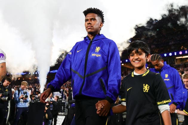 Estevao of Chelsea enters the field of play during the Sydney Super Cup Finals match between Chelsea and Tottenham Hotspur at the Accor Stadium, Sydney, Australia on 1 August 2026. Copyright: xPeterxDovganx 45310035