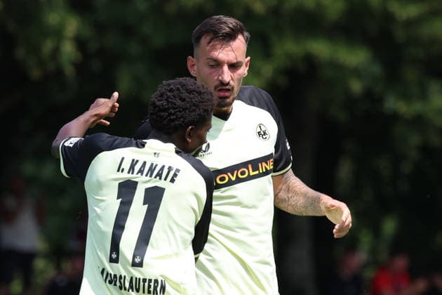 01.08.2026, xrekx, Fussball Testspiel, FC Metz - 1.FC Kaiserslautern v.l. Torjubel nach dem Tor zum celebrating the goal celebrate 0:2 durch Mergim Berisha (1.FC Kaiserslautern) mit Ibrahim Kanate (1.FC Kaiserslautern) (DFL DFB REGULATIONS PROHIBIT ANY USE OF PHOTOGRAPHS as IMAGE SEQUENCES and or QUASI-VIDEO) Metz *** August 1, 2026, xrekx, Soccer Friendly Match, FC Metz 1 FC Kaiserslautern v l Goal celebration after the goal scored by Mergim Berisha, 0–2, for FC Kaiserslautern with Ibrahim Kanate 1 FC Kaiserslautern DFL DFB REGULATIONS PROHIBIT ANY USE OF PHOTOGRAPHS as IMAGE SEQUENCES and or QUASI-VIDEO Metz