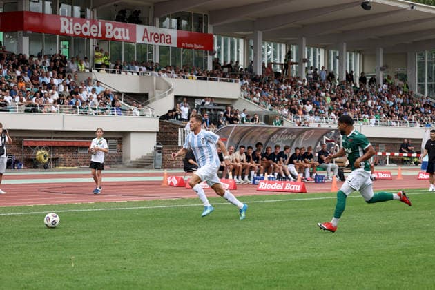 01.08.2026, Herren, Fussball, Saison 2026 2027, Regionalliga Bayern, 2. Spieltag: 1. FC Schweinfurt 1905 - TSV 1860 Muenchen Florian Niederlechner ( 7, TSV 1860 München) und Jason Prodanovic ( 17, 1. FC Schweinfurt 1905) Schweinfurt Sachs-Stadion Bayern Deutschland *** August 1, 2026, Men s Soccer, 2026–2027 Season, Bavarian Regional League, Matchday 2: 1 FC Schweinfurt 1905 vs. TSV 1860 Munich; Florian Niederlechner 7, TSV 1860 Munich and Jason Prodanovic 17, 1 FC Schweinfurt 1905, Schweinfurt, Sachs Stadium, Bavaria, Germany