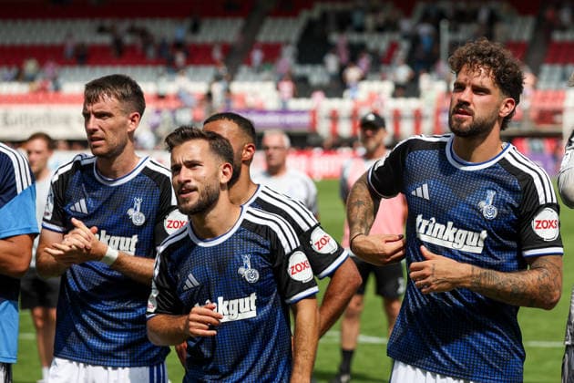 2026-08-01 Sparta Rotterdam v MSV Duisburg - Pre Season Friendly ROTTERDAM, NETHERLANDS - AUGUST 1: Max Besuschkow of MSV Duisburg, Can Coskun of MSV Duisburg, Lex Tyger Lobinger of MSV Duisburg are thanking the fans for their support after the draw during the Pre Season Friendly match between Sparta Rotterdam and MSV Duisburg at Sparta-stadion Het Kasteel on August 1, 2026 in Rotterdam, Netherlands. Rotterdam Sparta-stadion Het Kasteel Netherlands Content not available for redistribution in The Netherlands directly or indirectly through any third parties. Copyright: xHansxvanxderxValkx