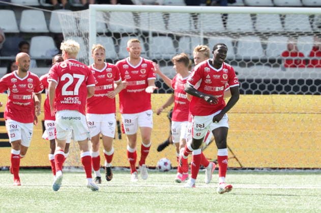 GÖTEBORG, SVERIGE 20260801 Kalmar FF:s Aboubacar Keita (t.h) gör 0-1 till Kalmar under lördagens match i allsvenskan mellan BK Häcken och Kalmar FF pa Nordic Wellness Arena. GÖTEBORG SVERIGE x9200x *** GOTHENBURG, SWEDEN 20260801 Kalmar FF s Aboubacar Keita (right) scores the 0-1 goal for Kalmar during Saturday s Allsvenskan match between BK Häcken and Kalmar FF at Nordic Wellness Arena in GOTHENBURG, SWEDEN x9200x  Copyright: xAdamxIhse TTx ALLSVENSKAN HÄCKEN-KALMAR