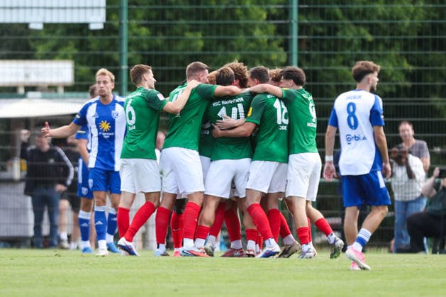 01.08.2026, Fussball, Herren, Regionalliga Nord, 1. Spieltag, HSC Hannover - BSV Kickers Emden Torjubel zum 3:1 durch Lukas Dominke (25 HSC Hannover) *** August 1, 2026, Soccer, Men s, Regionalliga Nord, Matchday 1, HSC Hannover vs. BSV Kickers Emden: Celebration of the 3-1 goal by Lukas Dominke, 25 HSC Hannover