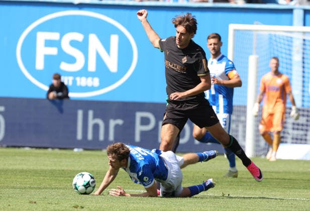 FC Hansa Rostock- Borussia Mönchengladbach Rostock 01.08.2026 Fußball Testspiel FC Hansa Rostock- Borussia Mönchengladbach Bernie Lennemann FC Hansa Rostock am Boden gegen Florian Neuhaus Borussia Mönchengladbach Copyright by: Lutz Bongarts Rostock Ostseestadion Mecklenburg-Vorpommern Deutschland *** FC Hansa Rostock vs. Borussia Mönchengladbach, Rostock, August 1, 2026, Soccer Friendly Match: FC Hansa Rostock vs. Borussia Mönchengladbach, Bernie Lennemann of FC Hansa Rostock on the ground against Florian Neuhaus of Borussia Mönchengladbach, rd FC vs. FC Hansa Rostock Copyright by Lutz Bongarts Rostock Ostseestadion, Mecklenburg-Western Pomerania, Germany