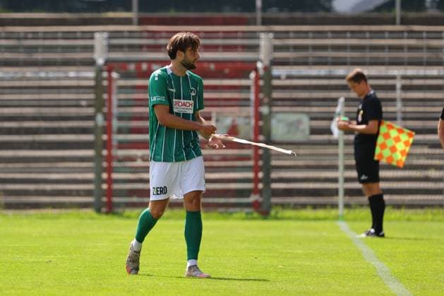 01.08.26, GER, Regionalliga Nord, Fussball, 1. Spieltag, Saison 2026 2027, Dietmar-Scholze-Stadion an der Lohmuehle, VfB Luebeck vs SC Weiche Flensburg Maximilian Schütt Maximilian Schuett (VfB Luebeck 23) muss nach Roter Karte den Platz verlassen Foto nordphoto GmbH Tauchnitz Luebeck Dietmar-Scholze-Stadion an der Lohmuehle SH Germany *** August 26, 2026, GER, Regionalliga Nord, Soccer, Matchday 1, 2026–2027 Season, Dietmar Scholze Stadium an der Lohmuehle, VfB Lübeck vs. SC Weiche Flensburg Maximilian Schütt Maximilian Schuett VfB Lübeck 23 is sent off after receiving a red card Photo: nordphoto GmbH Tauchnitz Lübeck Dietmar Scholze Stadium an der Lohmuehle SH Germany Copyright: xnordphotoxGmbHx xTauchnitzx