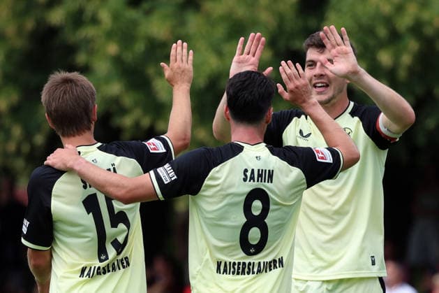 01.08.2026, xrekx, Fussball Testspiel, FC Metz - 1.FC Kaiserslautern v.l. Torjubel nach dem Tor zum celebrating the goal celebrate 0:3 durch Semih Sahin (1.FC Kaiserslautern) Naatan Skyttä Skyttae (1.FC Kaiserslautern) Jacob Rasmussen (1.FC Kaiserslautern) (DFL DFB REGULATIONS PROHIBIT ANY USE OF PHOTOGRAPHS as IMAGE SEQUENCES and or QUASI-VIDEO) Metz *** August 1, 2026, xrekx, Soccer Friendly Match, FC Metz 1 FC Kaiserslautern v l Goal celebration after the goal scored by Semih Sahin 0-3 for FC Kaiserslautern Naatan Skyttä Skyttae 1 FC Kaiserslautern Jacob Rasmussen 1 FC Kaiserslautern DFL DFB REGULATIONS PROHIBIT ANY USE OF PHOTOGRAPHS as IMAGE SEQUENCES and or QUASI-VIDEO Metz