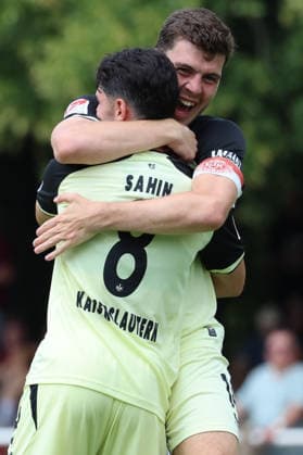01.08.2026, xrekx, Fussball Testspiel, FC Metz - 1.FC Kaiserslautern v.l. Torjubel nach dem Tor zum celebrating the goal celebrate 0:3 durch Semih Sahin (1.FC Kaiserslautern) mit Jacob Rasmussen (1.FC Kaiserslautern) (DFL DFB REGULATIONS PROHIBIT ANY USE OF PHOTOGRAPHS as IMAGE SEQUENCES and or QUASI-VIDEO) Metz *** August 1, 2026, xrekx, Soccer Friendly Match, FC Metz 1 FC Kaiserslautern v l Goal celebration after the goal scored by Semih Sahin, 0–3, for FC Kaiserslautern with Jacob Rasmussen 1 FC Kaiserslautern DFL DFB REGULATIONS PROHIBIT ANY USE OF PHOTOGRAPHS as IMAGE SEQUENCES and or QUASI-VIDEO Metz