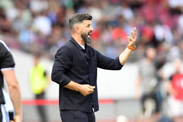 Miron Muslic (Trainer FC Schalke 04), GER, KSV Hessen Kassel vs FC Schalke 04, Fussball, Regionalliga Suedwest, Saison 2026-2027, Testspiel, 01.08.2026, GER, Fussball, Regionalliga Suedwest - KSV Hessen Kassel vs FC Schalke 04, 01.08.2026 Kassel *** Miron Muslic, Coach of FC Schalke 04, GER, KSV Hessen Kassel vs. FC Schalke 04, Soccer, Regionalliga Southwest, 2026–2027 Season, Friendly Match, August 1, 2026, GER, Soccer, Regionalliga Southwest, KSV Hessen Kassel vs. FC Schalke 04, August 1, 2026, Kassel Copyright: xRolandxSippelx-xEibner-Pressefotox EP_RSL
