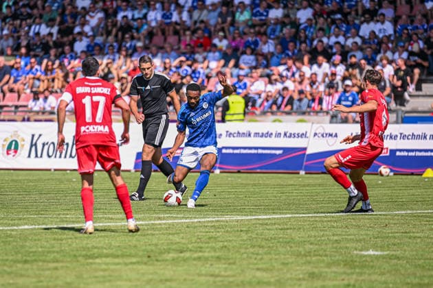 01.08.2026, Fussball, Saison 2026 2027, Testspiel, KSV Hessen Kassel - FC Schalke 04, Moussa Sylla (FC Schalke 04) erzielt das Tor zum 0:4, xRHR-FOTO YYx *** August 1, 2026, Soccer, 2026–2027 Season, Friendly Match, KSV Hessen Kassel vs. FC Schalke 04, Moussa Sylla of FC Schalke 04 scores the goal to make it 0–4, xRHR PHOTO YYx Copyright: KROEGER RHR-FOTOx RHR-FOTO YY