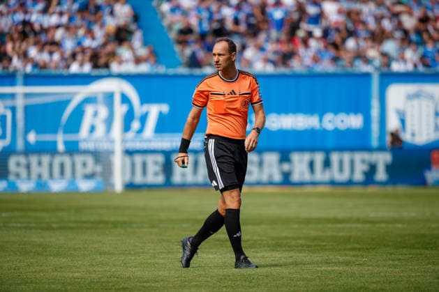 Schiedsrichter Bastian Dankert ; GER, FC Hansa Rostock vs. Borussia Mönchengladbach, Fußball, Männer, Testspiel, Spielzeit 2026 2027, 01.08.2026 Rostock Ostseestadion Mecklenburg - Vorpommern Deutschland *** Referee Bastian Dankert (GER), FC Hansa Rostock vs. Borussia Mönchengladbach, Soccer, Men s, Friendly, 2026–2027 Season, August 1, 2026, Rostock Ostseestadion, Mecklenburg-Western Pomerania, Germany