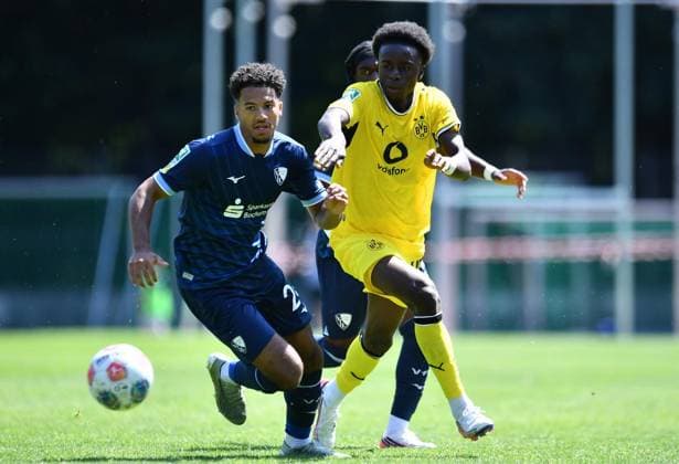 VfL Bochum U21, U 21 - Borussia Dortmund U23 ** NUR FÜR REDAKTIONELLE ZWECKE ** EDITORIAL USE ONLY **<p>Fußball Regionalliga West 1. SPIELTAG: VfL Bochum U21 - Borussia Dortmund U23 am 01.08.2026 in der Mondpalast-Arena in Herne Jonathan Akaegbobi ( VfL Bochum U21 ), links - Daniel Gabriel Nsumbu ( Borussia Dortmund U23 ), rechts Deutschland Nordrhein Westfalen Herne Copyright: ThorstenxTillmann *** VfL Bochum U21 vs. Borussia Dortmund U23 ** FOR EDITORIAL USE ONLY ** EDITORIAL USE ONLY ** p Soccer Regionalliga West 1 Matchday VfL Bochum U21 vs. Borussia Dortmund U23 on August 1, 2026, at the Mondpalast Arena in Herne Jonathan Akaegbobi, VfL Bochum U21, left: Daniel Gabriel Nsumbu, Borussia Dortmund U23; right: Herne, North Rhine-Westphalia, Germany. Copyright ThorstenxTillmann Copyright: ThorstenxTillmann doc86yy5je2z51nddg7cz9 ,EDITORIAL USE ONLY