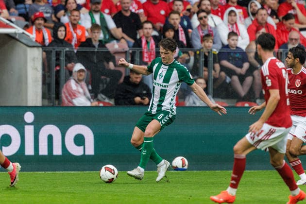 01.08.2026, GER, Testspiel, Saison 2026 2027), FC Energie Cottbus - SV Werder Bremen. Jens Stage (SV Werder Bremen 6) Einzelaktion Aktion Cottbus Stadion der Freundschaft Brandenburg Deutschland *** August 1, 2026, GER, Friendly Match, 2026–2027 Season, FC Energie Cottbus vs. SV Werder Bremen, Jens Stage (SV Werder Bremen), 6 solo plays, Cottbus, Stadion der Freundschaft, Brandenburg, Germany Copyright: xnordphotoxGmbHx xTrienitzx